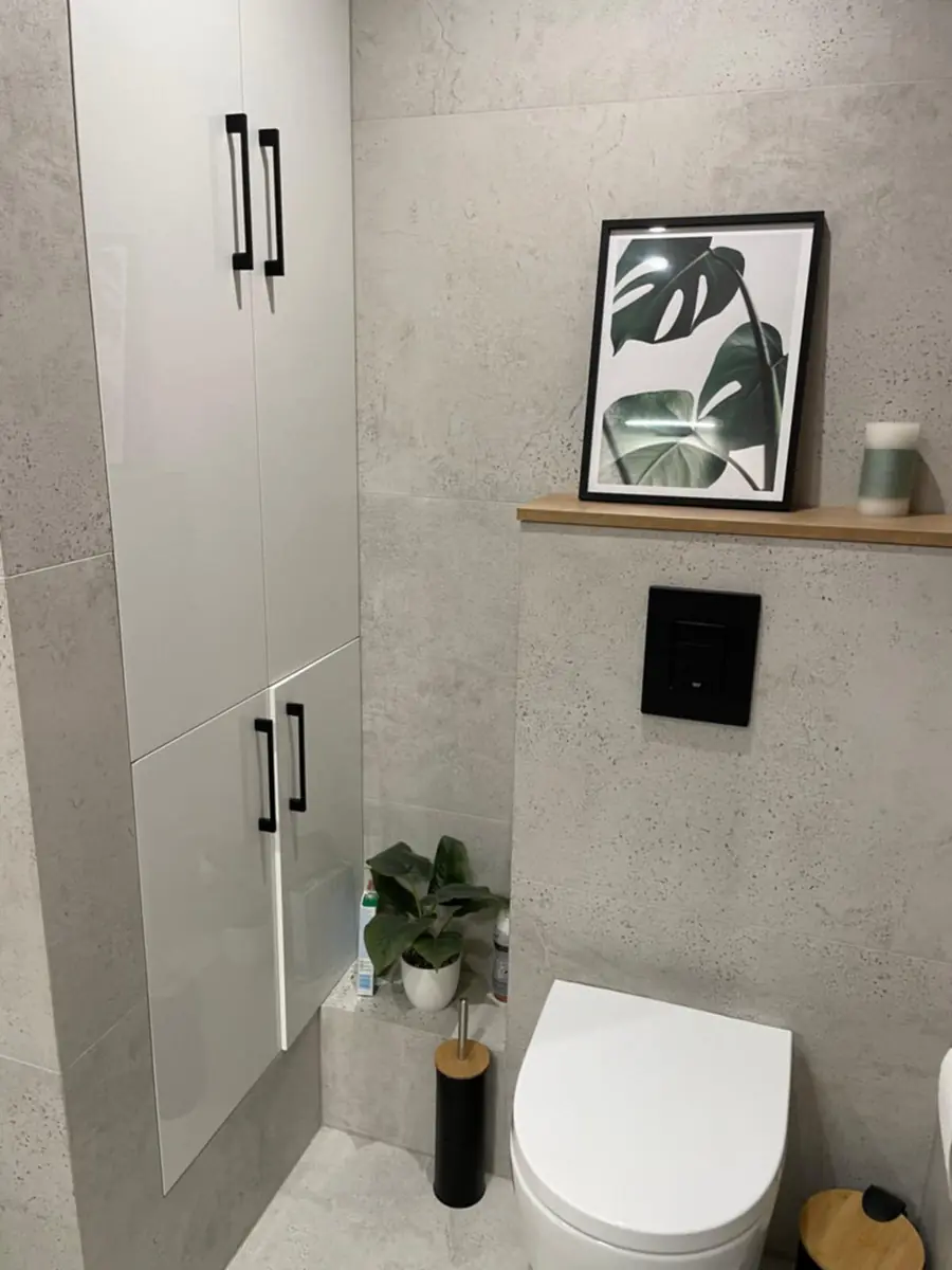 Jasna zabudowa strefy WC